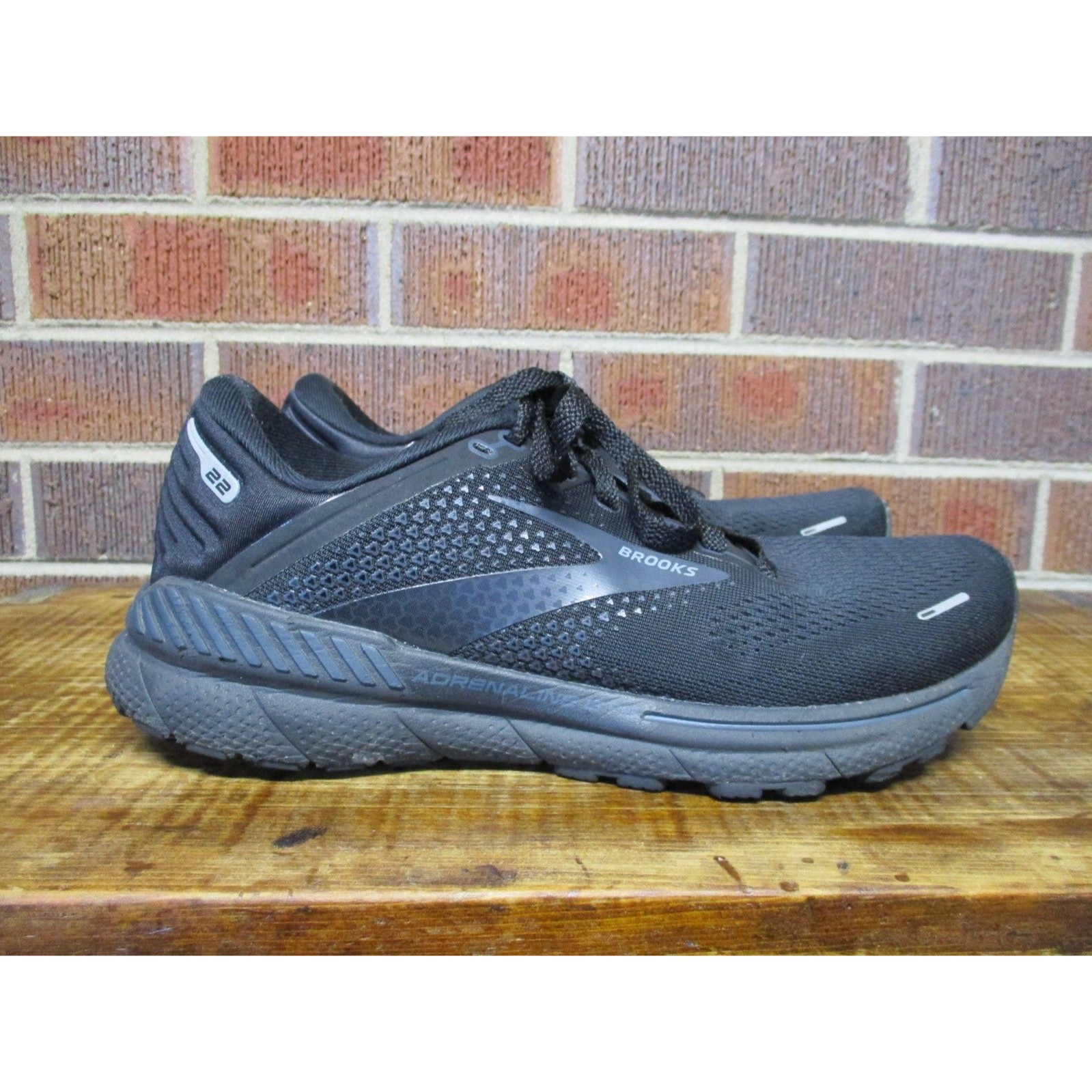 Brooks Womens Adrenaline Gts 22 Black 1203531b020 Running Shoes Sneakers 9.5 B